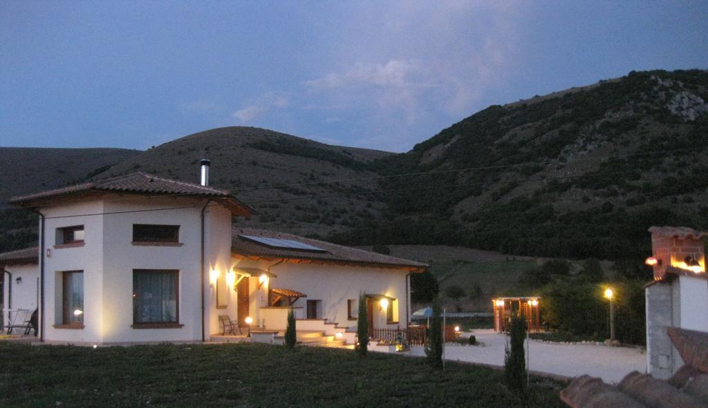 La Collina Di Peppino Bed and Breakfast Trasacco Eksteriør billede